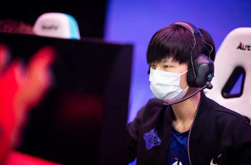 斗鱼体育入口-本菲卡发布备战花絮，关键时刻状态回暖，足总杯任务艰巨，临场指挥获称赞的简单介绍